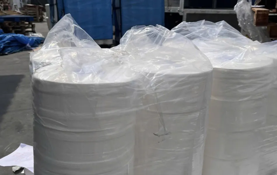 Giấy vệ sinh công nghiệp cuộn lớn 700g 3 lớp - 2025.
